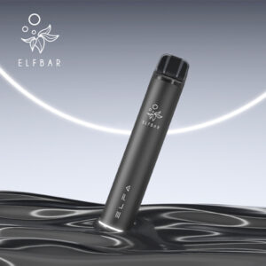 Elfbar Disposable Vape in Schwarz, auf Wasseroberfläche liegend, mit dem ELFA-Logo