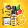 Al Massiva Liquid Ghettolied – Fruchtiges E-Liquid mit Orange, Blutorange und Minze, Produktabbildung mit Flasche, Verpackung und Zitrusfrüchten für elfbar-vapes.eu