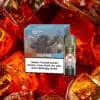 RandM Tornado Pods Cola Ice mit 20 mg/ml Nikotin – stylische Verpackung mit Eis-Cola-Motiv und Cartoon-Gorilla, vor sprudelndem Cola-Hintergrund mit Eiswürfeln