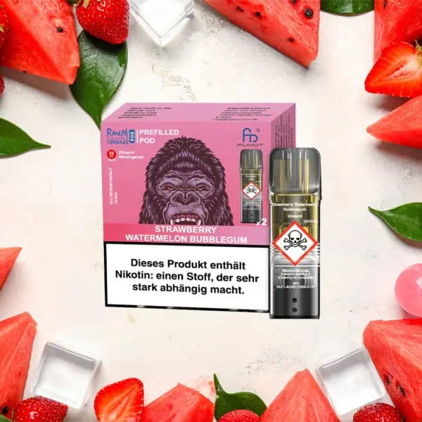 RandM Tornado Pods Strawberry Watermelon Bubblegum – Verpackung mit Gorilla-Motiv, Pod mit Totenkopf-Warnsymbol, umgeben von Erdbeeren, Wassermelonenstücken und Kaugummikugeln auf hellem Hintergrund